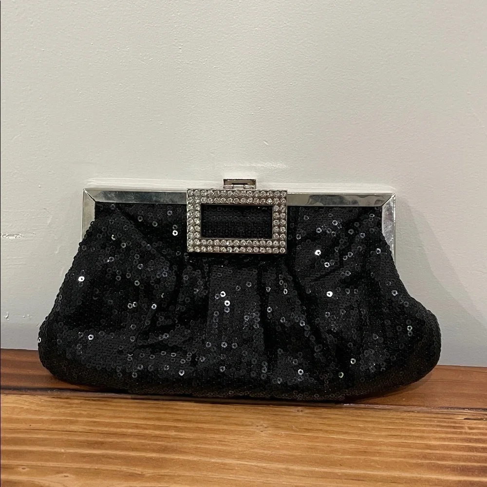 La Regale elegant black